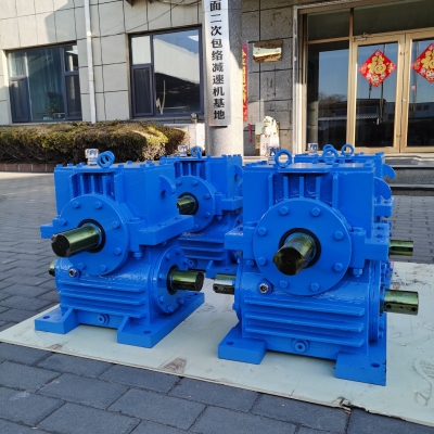 非標(biāo)定制汽車輥壓線專用減速機(jī)